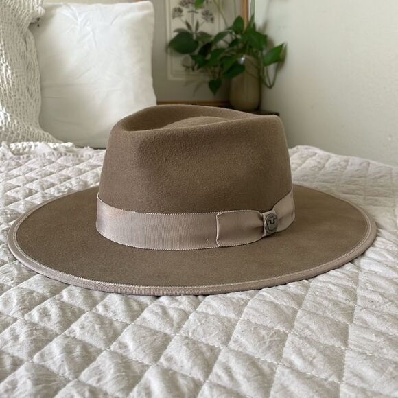 Goorin Bros Accessories - Goorin Bros. | Piggy Back - Putty Tan Wool Hat with Tan Trim Size M